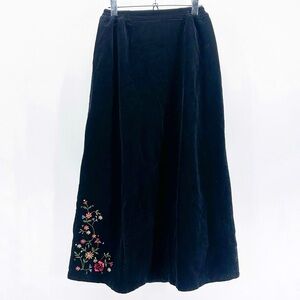 Y2K Vintage Boho Black Corduroy Maxi Skirt Floral Embroidery and Sequins Small